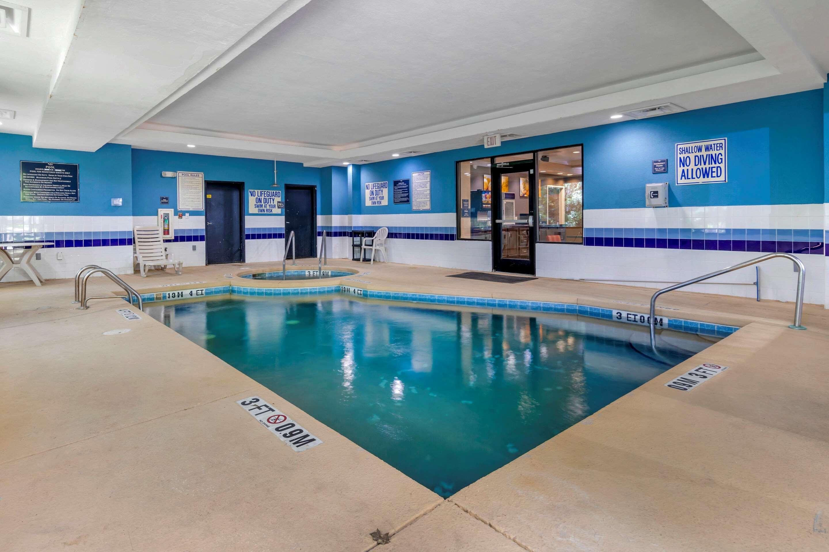Comfort Suites Near Mcas Beaufort Exterior foto