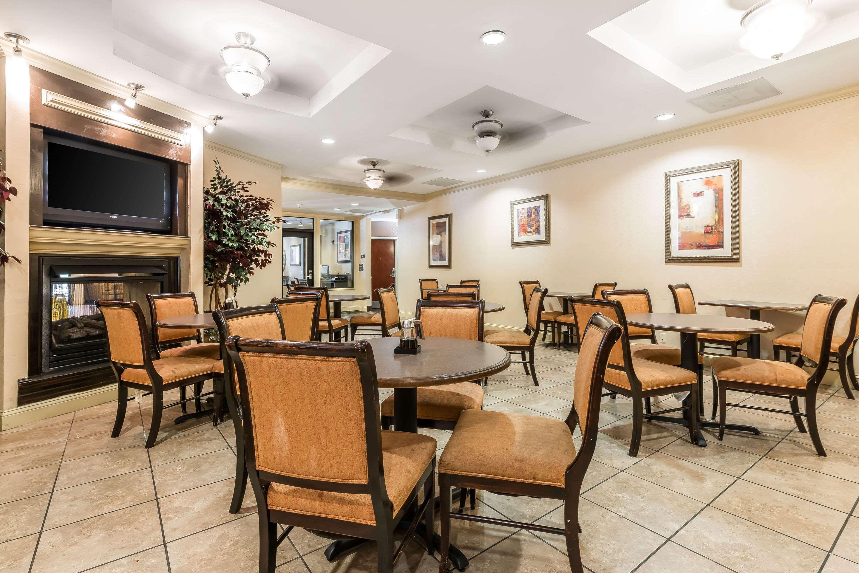 Comfort Suites Near Mcas Beaufort Exterior foto