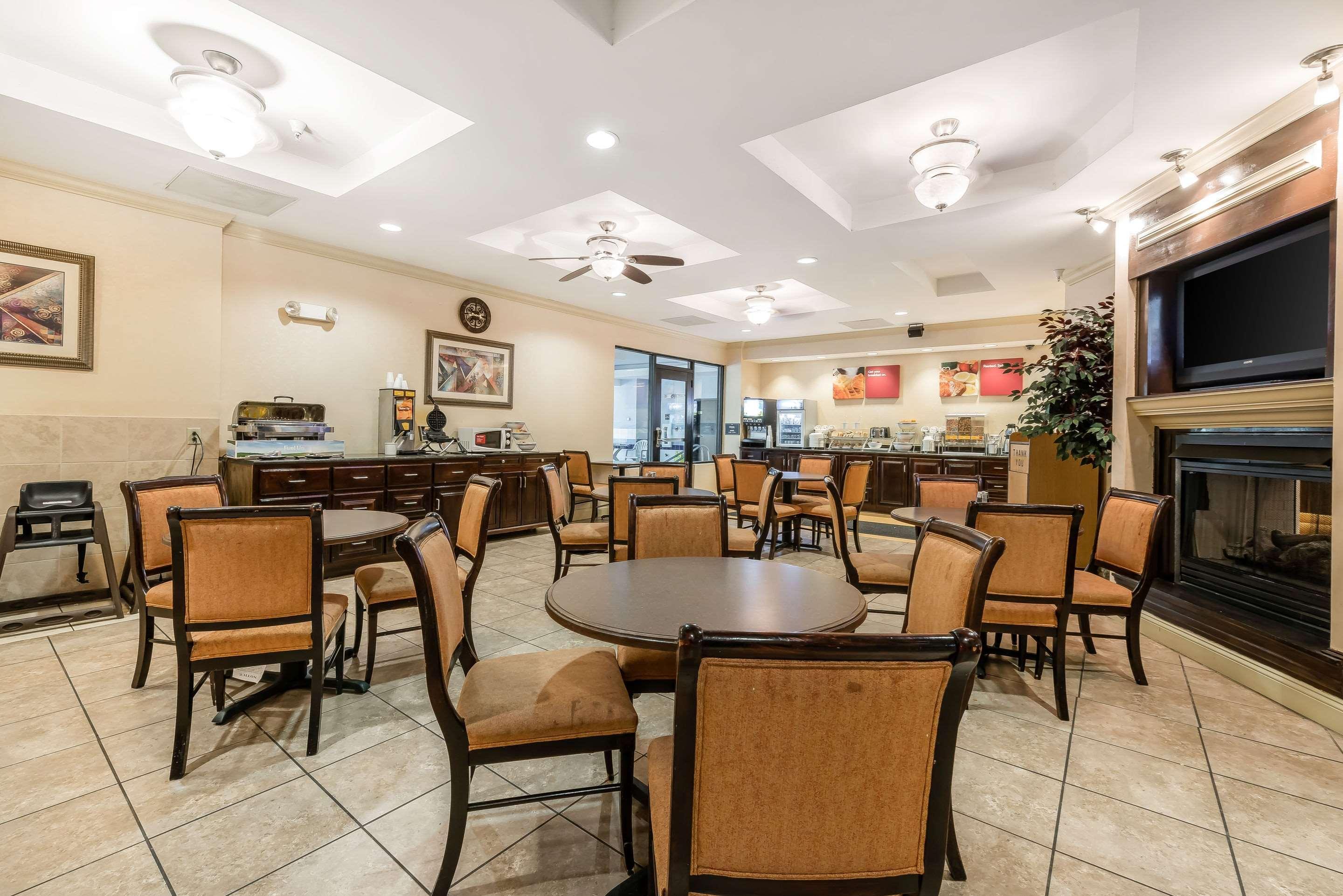 Comfort Suites Near Mcas Beaufort Exterior foto